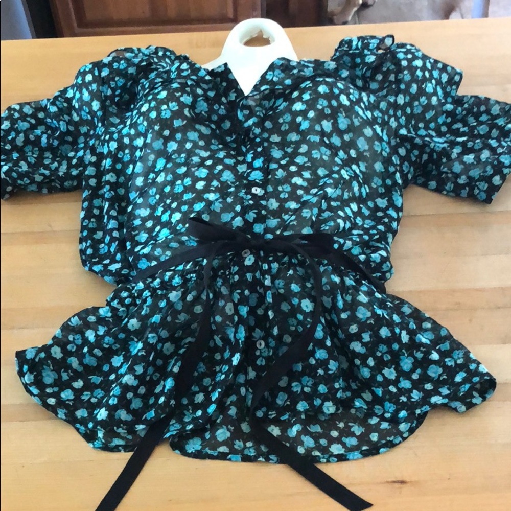 Sheer floral top short sleeve NWOT JUNIORS